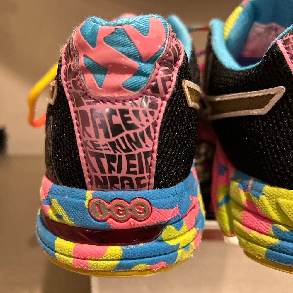 Asics women's Black Multicolor Gel-Noosa Tri 8 Sneakers - Picture 4 of 8